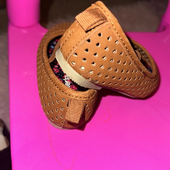 Carters toddler shoes brown - Picture 3 of 3